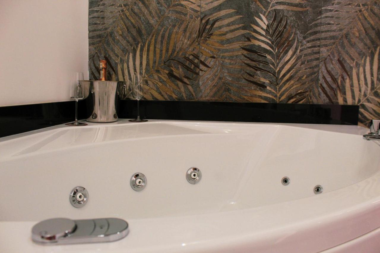 Lion Luxury Rooms Рим Экстерьер фото